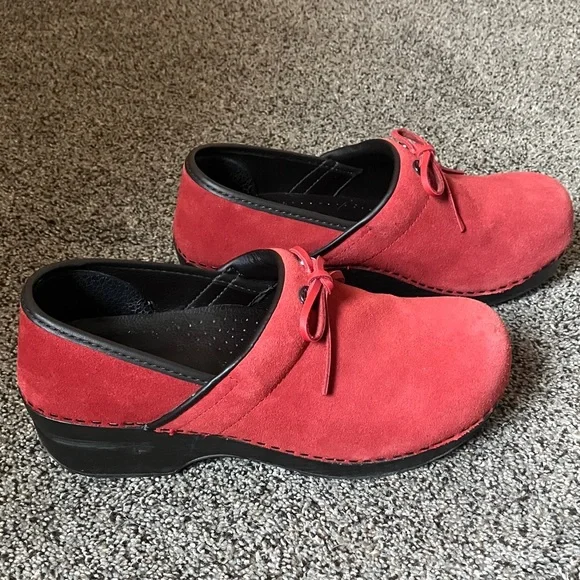 Lands' End Red Suede Women's Clogs - Picture 6 of 8